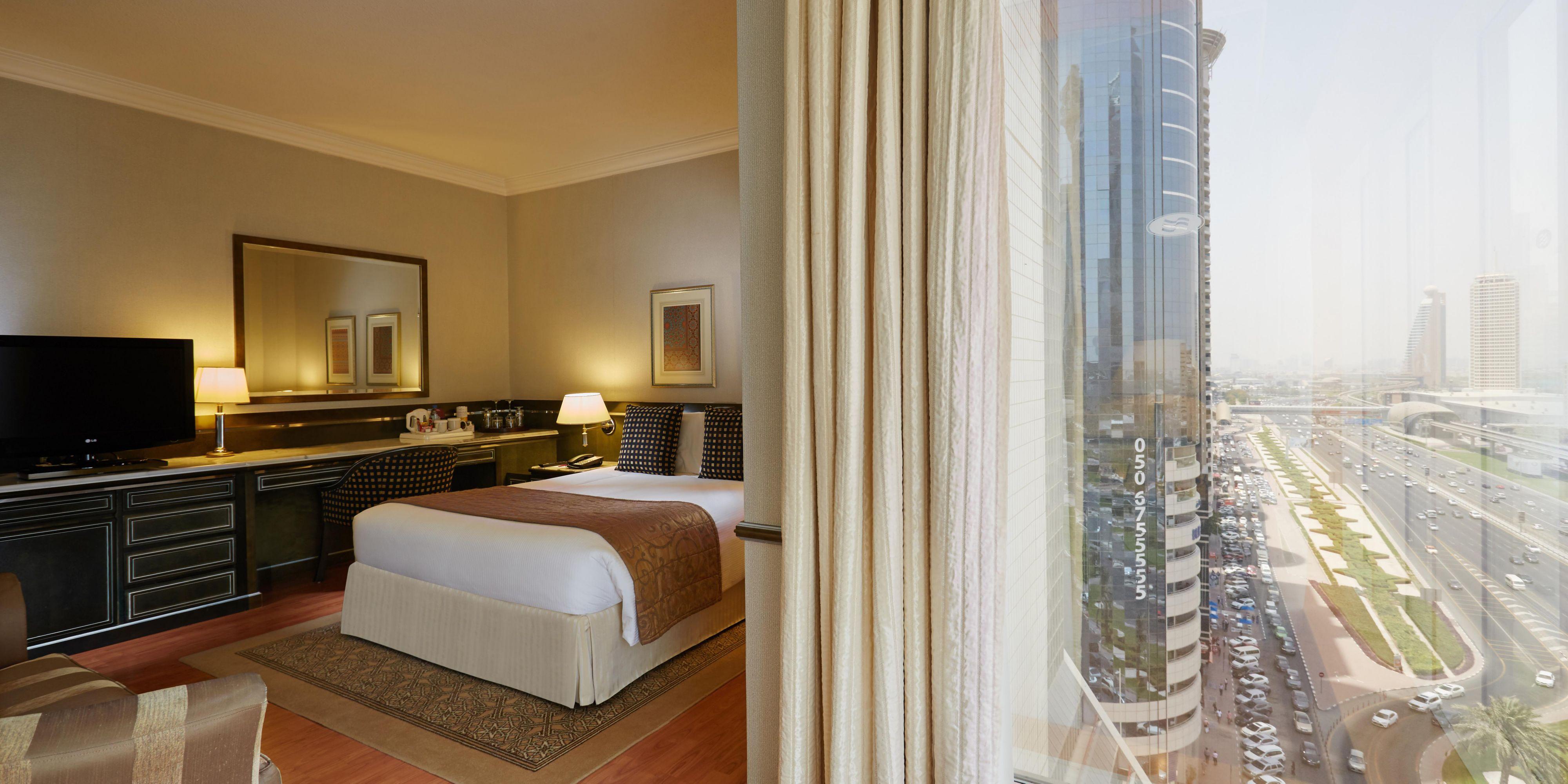 Crowne Plaza Dubai, an IHG Hotel Bagian luar foto